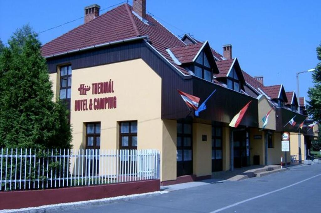 Thermal Apartmanhaz Komárom Extérieur photo